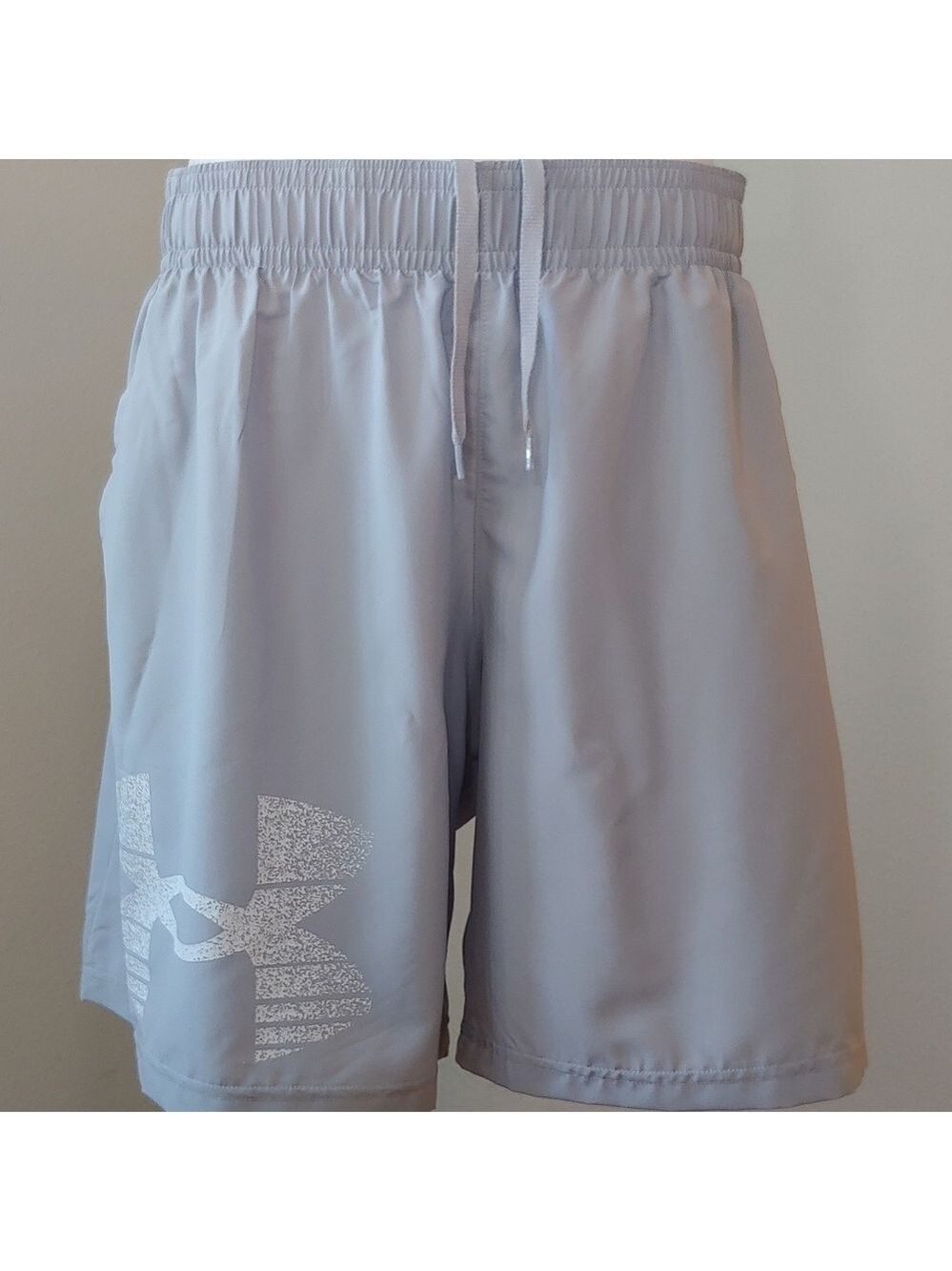 Under Armour Men's Athletic Graphic Shorts Light Grey size XL NWT - Picture 1 of 16